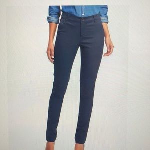 🌻 3/$20 Old Navy Skinny Mid Rise Navy Khakis